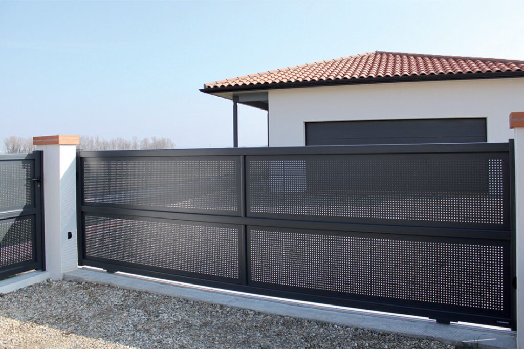 INNOVALU - Pose de portails et clôtures en aluminium sur mesure à Limoges